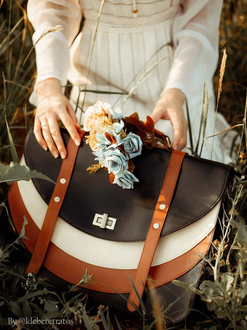 Curvy Front Boutique Messenger